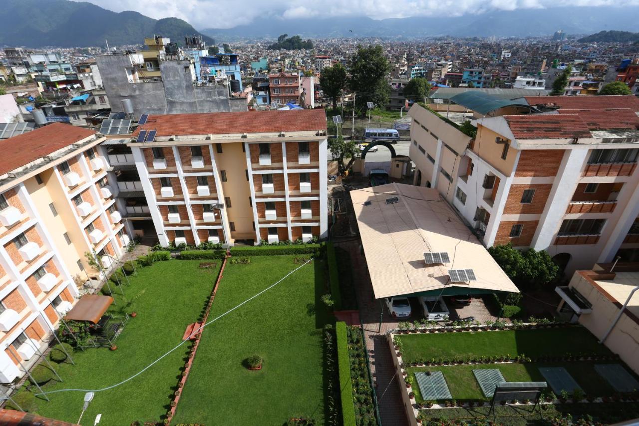 Alpine Hotel & Apartment Kathmandu Bagian luar foto