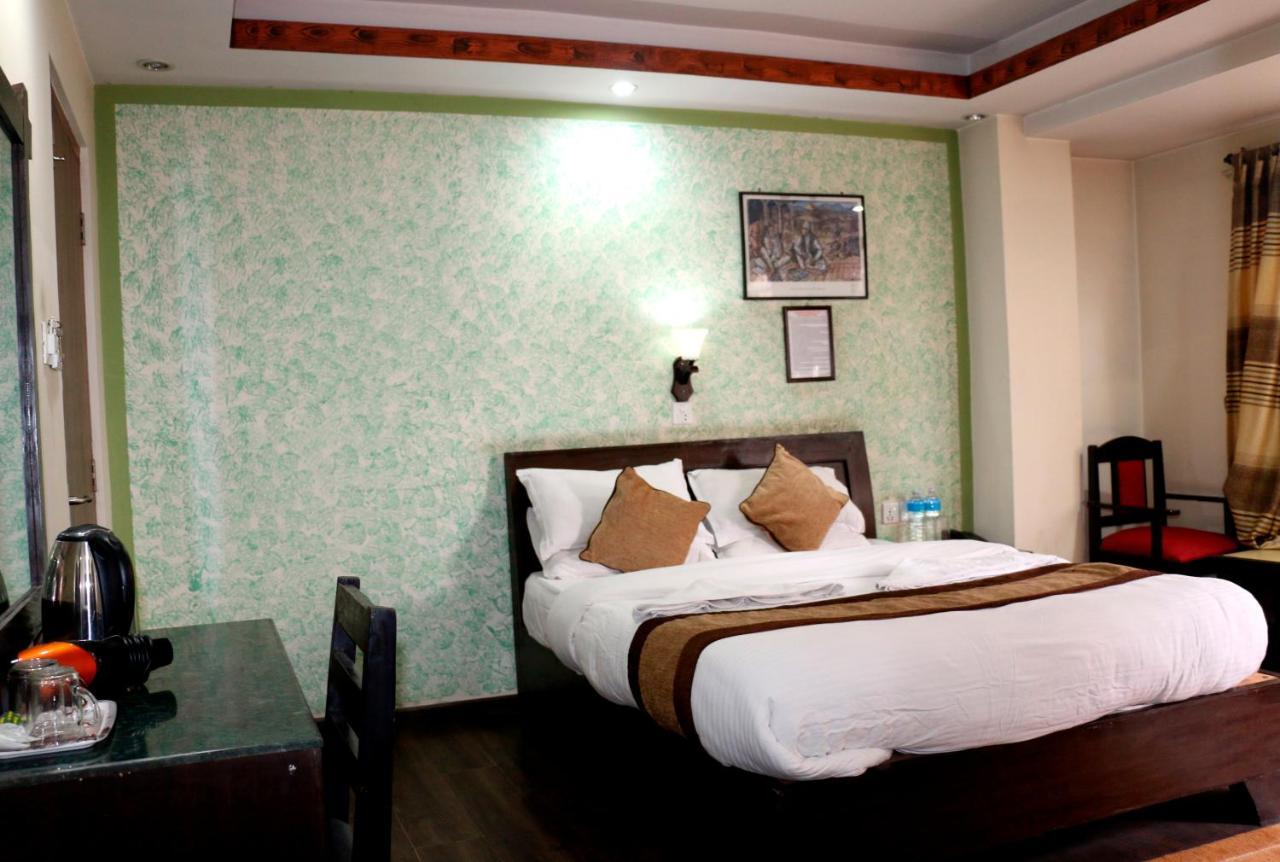 Alpine Hotel & Apartment Kathmandu Bagian luar foto