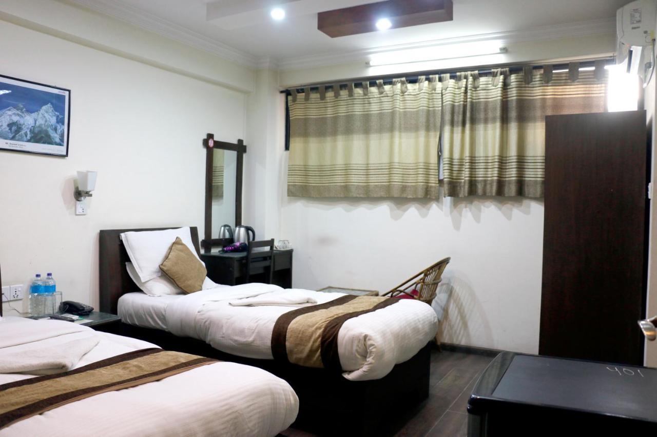 Alpine Hotel & Apartment Kathmandu Bagian luar foto