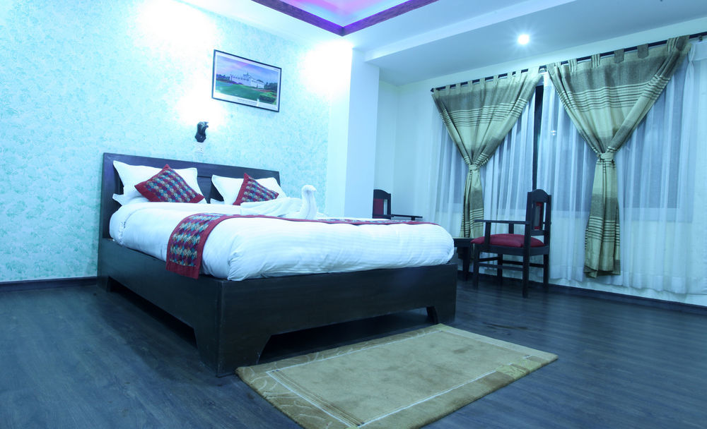 Alpine Hotel & Apartment Kathmandu Bagian luar foto