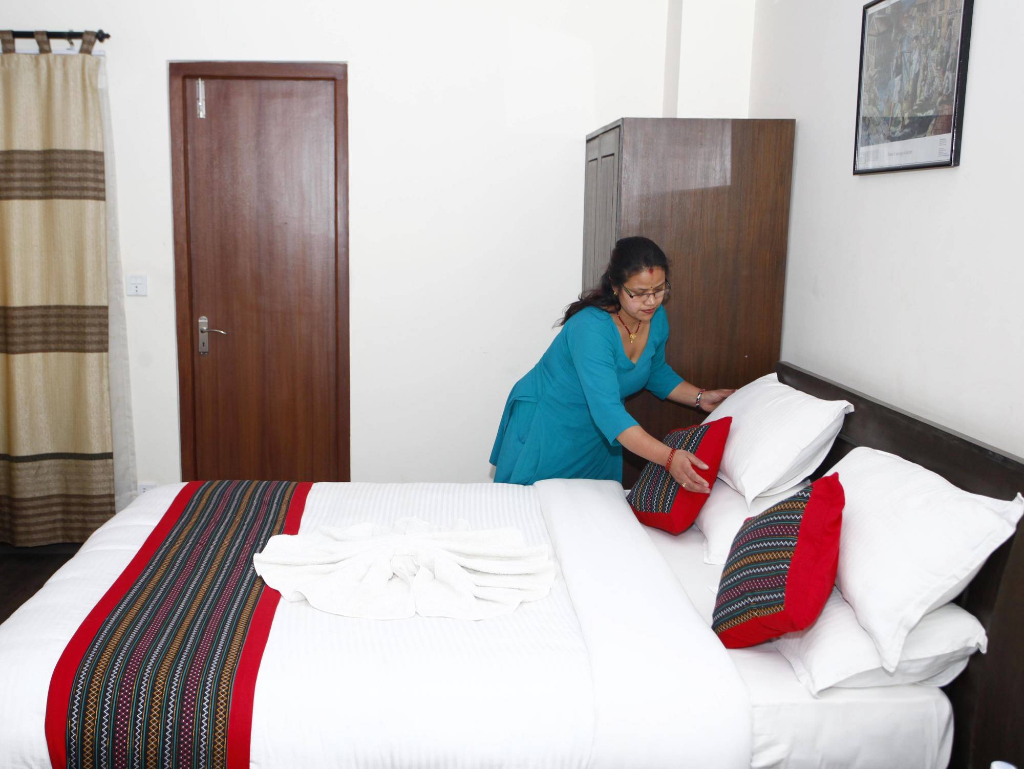 Alpine Hotel & Apartment Kathmandu Bagian luar foto