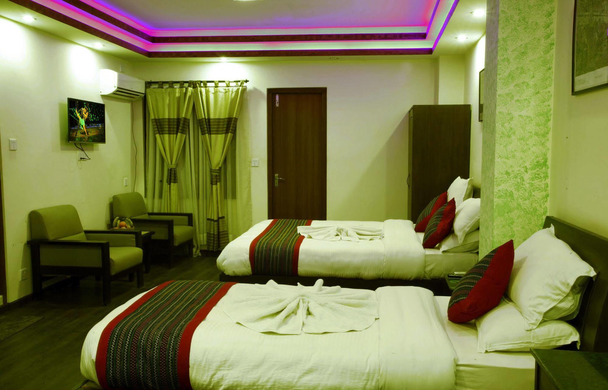 Alpine Hotel & Apartment Kathmandu Bagian luar foto