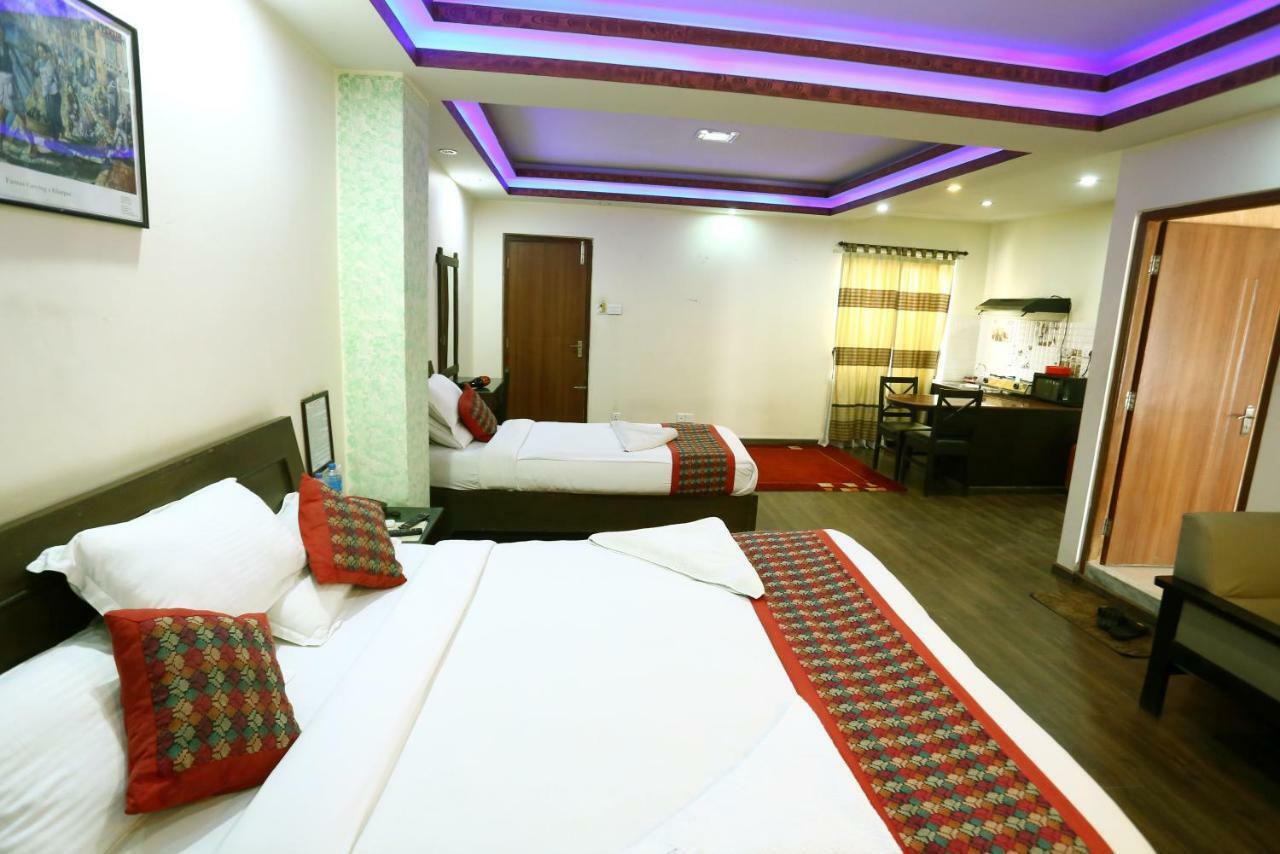 Alpine Hotel & Apartment Kathmandu Bagian luar foto